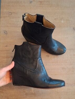 Frye Luxe Black Leather 'Carson' Wedge Western/Cowgirl Bootie (Size US 9)